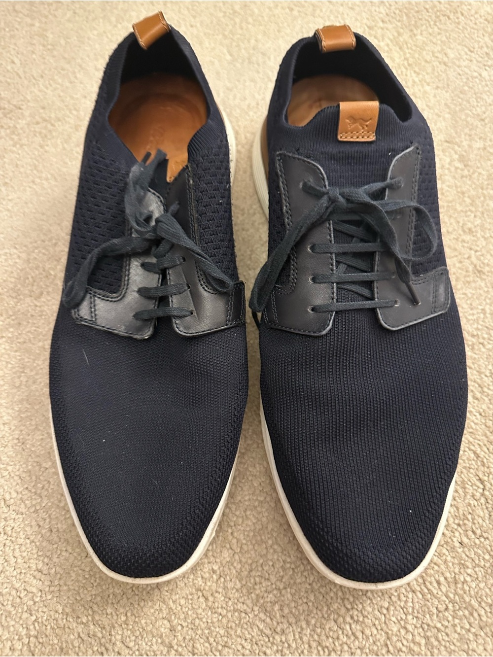 Tommy Bahama Navy Swift Knit Lace-Up Sneakers with Tan Pull Tabs. Size 12.